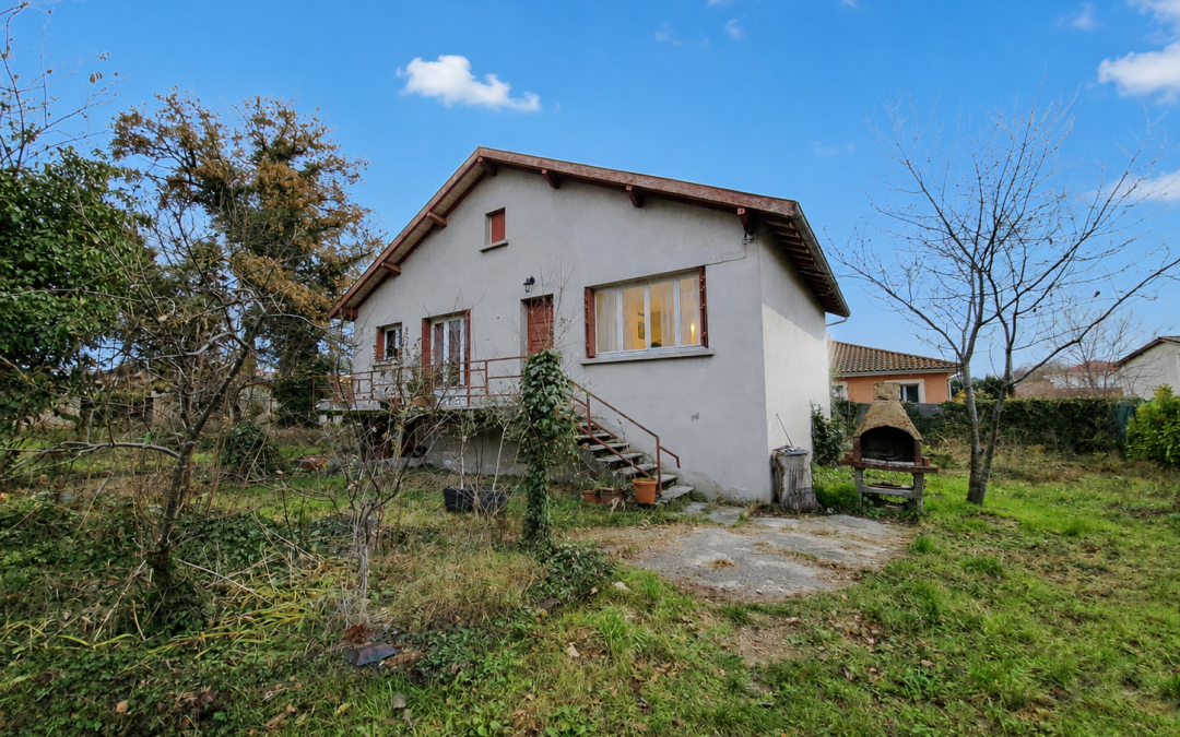Tignieu secteur village, hors lotissement, Maison T3 avec grand jardin