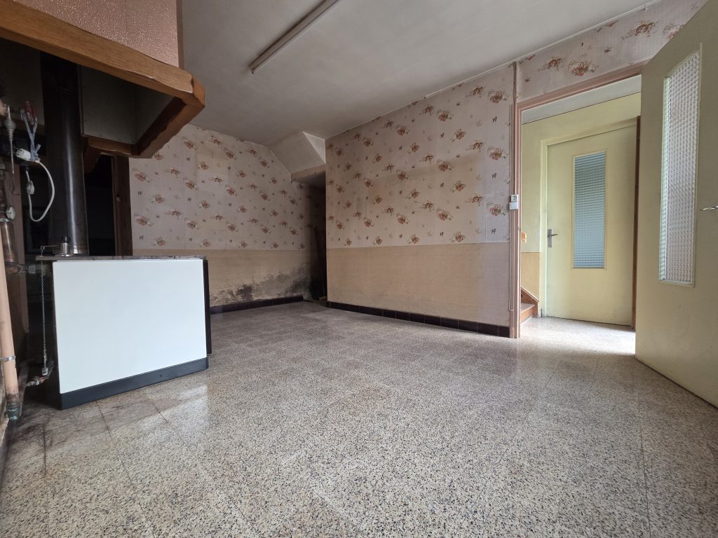 Maison T5 de 130m2 à rénover à St Agnin sur Bion