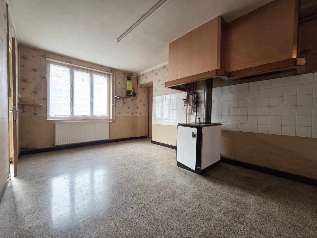 Maison T5 de 130m2 à rénover à St Agnin sur Bion
