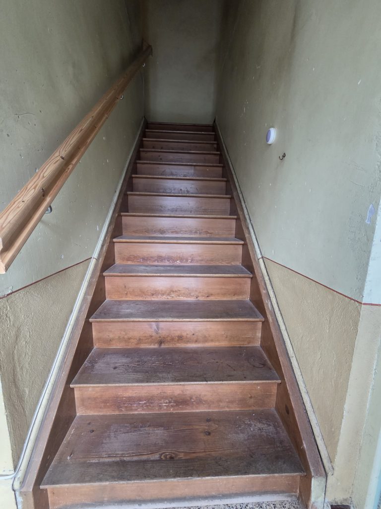 Maison T5 de 130m2 à rénover à St Agnin sur Bion