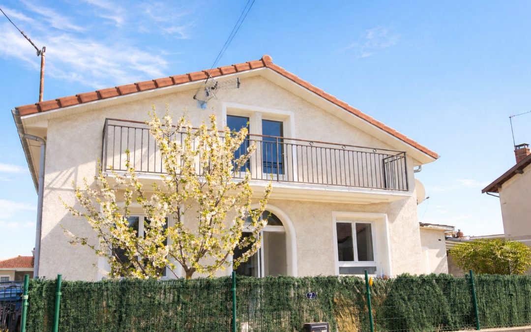 Maison familiale 145m2 habitable (190m2 utiles) 5 chambres rénovée à Tignieu