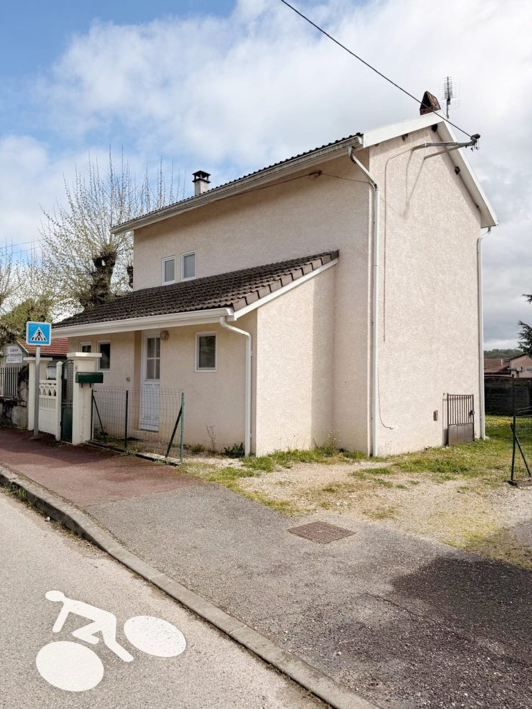 Maison de village 10min de Crémieu