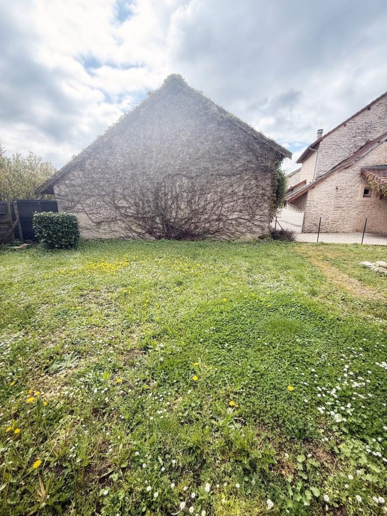 Maison de village 10min de Crémieu