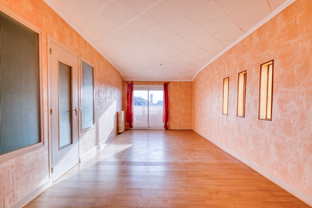 Maison familiale de caractère   160 m2   Sous-sol complet   Terrain 895 m2