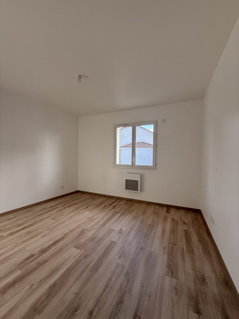 Maison neuve 2023 – 2 niveaux – 100 m2 –  Terrasse 50 m2 et parking privé