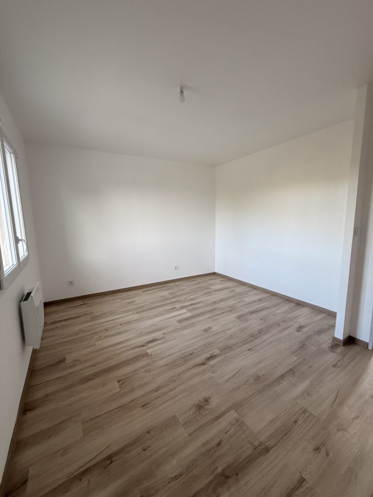 Maison neuve 2023 – 2 niveaux – 100 m2 –  Terrasse 50 m2 et parking privé