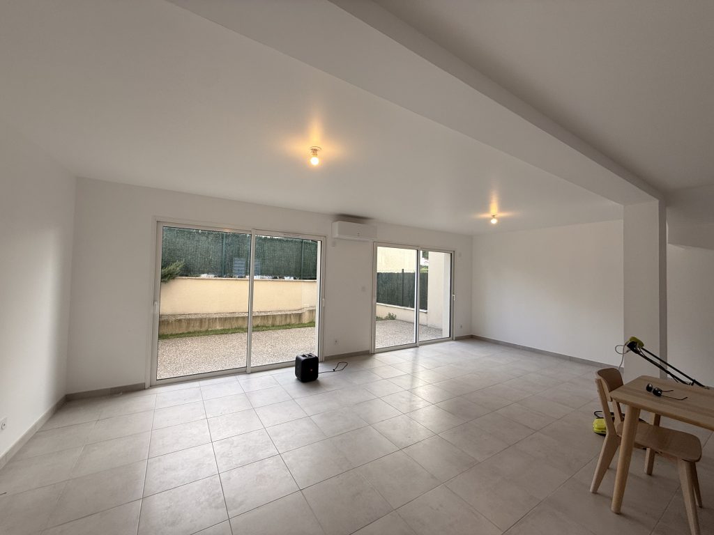 Maison neuve 2023 – 2 niveaux – 100 m2 –  Terrasse 50 m2 et parking privé