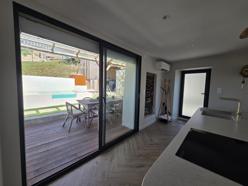 Maison coup de cœur Nivolas-Vermelle ! Maison T4 de 95m2 avec piscine