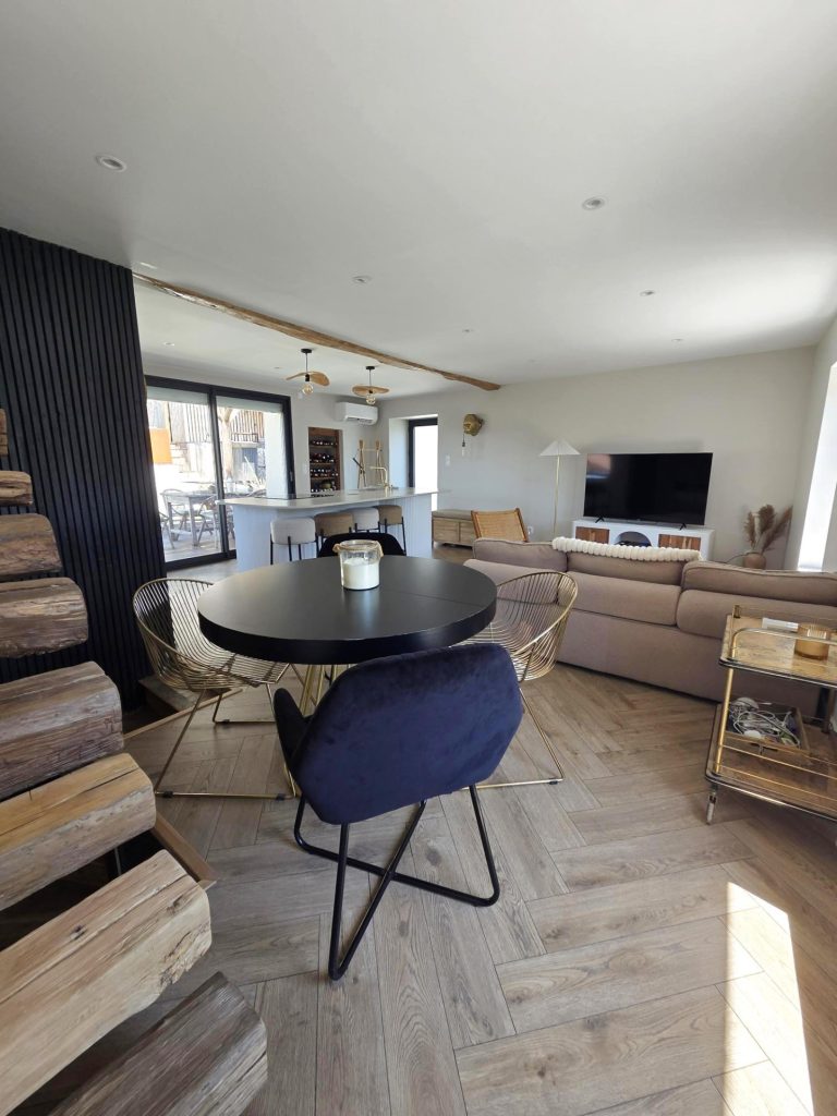 Maison coup de cœur Nivolas-Vermelle ! Maison T4 de 95m2 avec piscine
