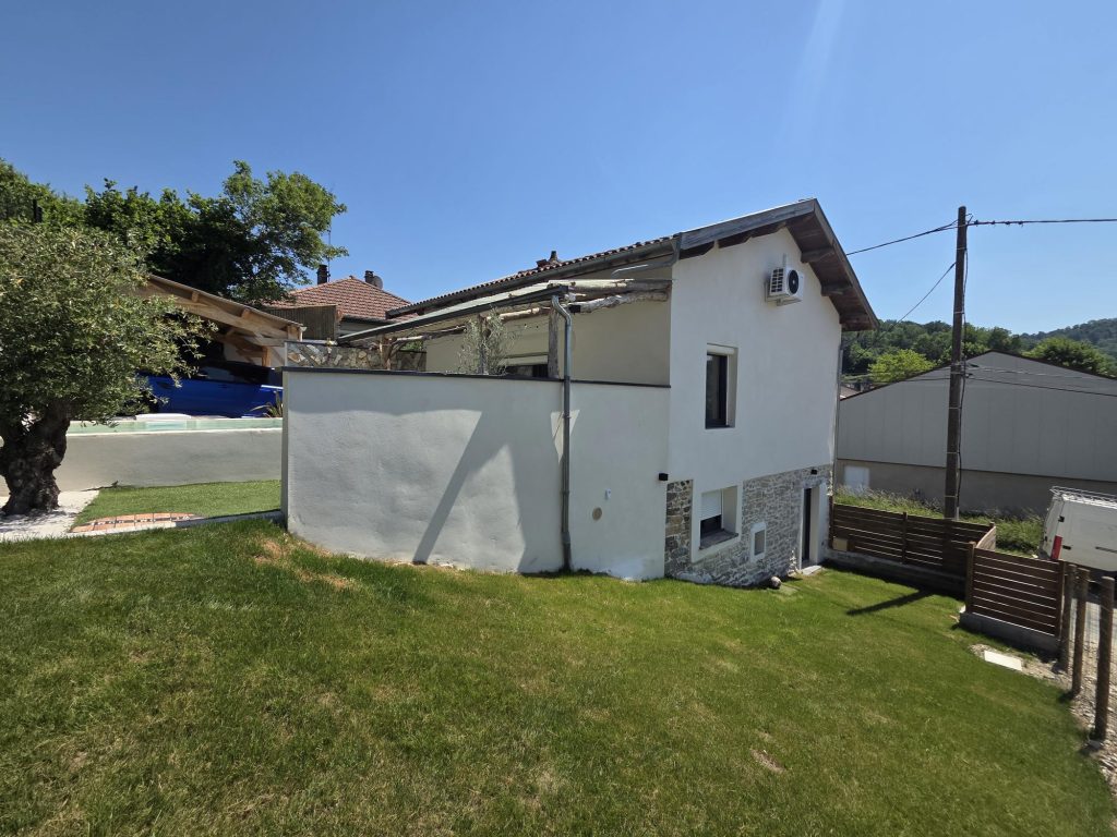 Maison coup de cœur Nivolas-Vermelle ! Maison T4 de 95m2 avec piscine